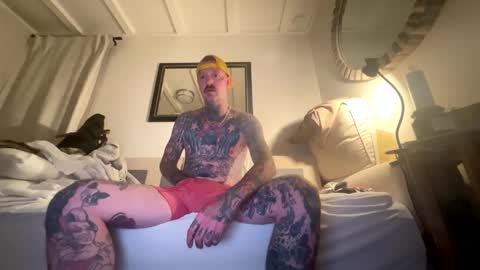 Snapshot of longwalksonthebeach69 chatting on 02/26/26, 07:51 longwalksonthebeach69 online show from 02/26/26, 07:51