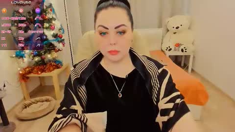 Nina online show from 12/17/25, 12:44