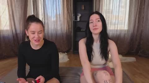 Snapshot of lookatmehabibi_ chatting on 09/18/25, 04:25 Adele Ellie and Lou Sally Dana and Bonnie online show from 09/18/25, 04:25