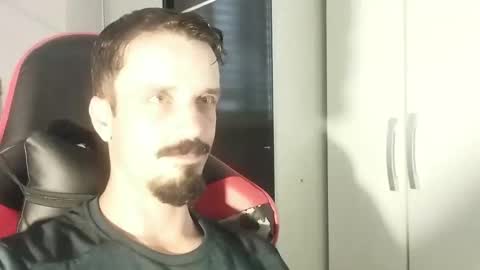 Snapshot of lookaz4010 chatting on 12/29/24, 01:38 Lucas online show from 12/29/24, 01:38