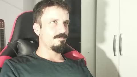 Snapshot of lookaz4010 chatting on 01/02/25, 09:50 Lucas online show from 01/02/25, 09:50