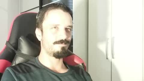 Snapshot of lookaz4010 chatting on 02/03/25, 01:30 Lucas online show from 02/03/25, 01:30