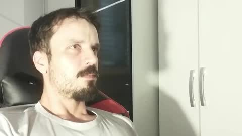 Snapshot of lookaz4010 chatting on 02/03/25, 04:52 Lucas online show from 02/03/25, 04:52