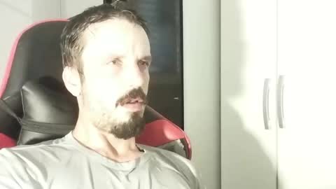 Snapshot of lookaz4010 chatting on 02/03/25, 07:52 Lucas online show from 02/03/25, 07:52