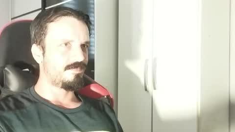 Snapshot of lookaz4010 chatting on 02/10/25, 11:15 Lucas online show from 02/10/25, 11:15