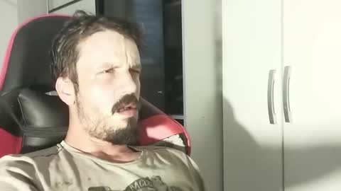 Snapshot of lookaz4010 chatting on 02/10/25, 05:19 Lucas online show from 02/10/25, 05:19