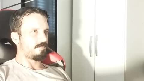 Snapshot of lookaz4010 chatting on 02/11/25, 12:58 Lucas online show from 02/11/25, 12:58