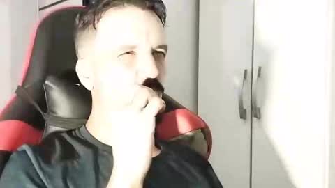 Snapshot of lookaz4010 chatting on 02/25/25, 03:27 Lucas online show from 02/25/25, 03:27