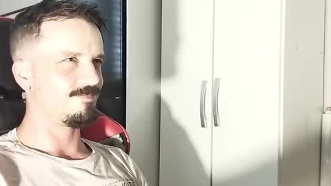 Snapshot of lookaz4010 chatting on 02/26/25, 02:03 Lucas online show from 02/26/25, 02:03