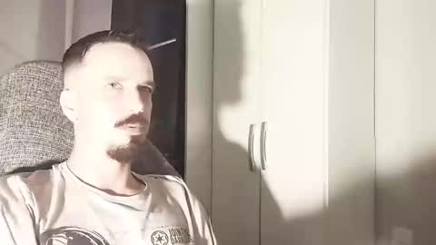 Snapshot of lookaz4010 chatting on 09/19/25, 12:50 Lucas online show from 09/19/25, 12:50