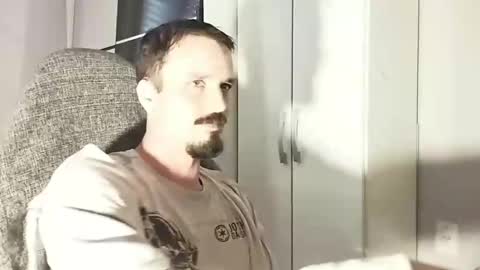 Snapshot of lookaz4010 chatting on 11/11/25, 12:38 Lucas online show from 11/11/25, 12:38