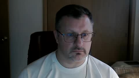 Snapshot of lookin75 chatting on 09/10/25, 11:27 lookin75 online show from 09/10/25, 11:27