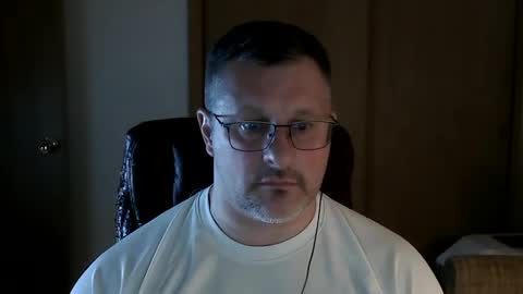 Snapshot of lookin75 chatting on 09/16/25, 12:22 lookin75 online show from 09/16/25, 12:22