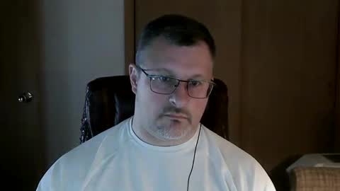 Snapshot of lookin75 chatting on 10/27/25, 03:21 lookin75 online show from 10/27/25, 03:21