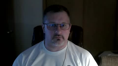 Snapshot of lookin75 chatting on 01/17/26, 04:50 lookin75 online show from 01/17/26, 04:50