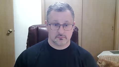 Snapshot of lookin75 chatting on 02/26/26, 04:22 lookin75 online show from 02/26/26, 04:22