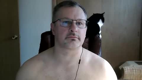 Snapshot of lookin75 chatting on 03/14/26, 01:16 lookin75 online show from 03/14/26, 01:16