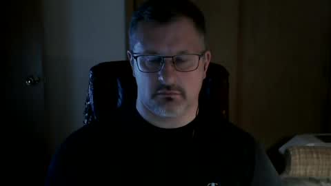 Snapshot of lookin75 chatting on 06/21/26, 03:20 lookin75 online show from 06/21/26, 03:20