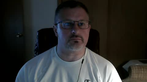 Snapshot of lookin75 chatting on 07/11/26, 04:15 lookin75 online show from 07/11/26, 04:15