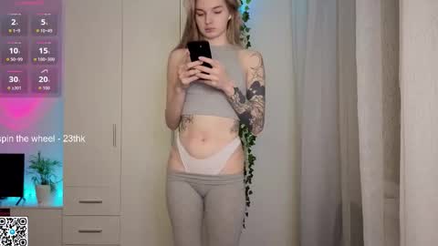 Luna online show from 01/08/26, 04:48