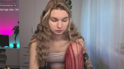 Luna online show from 05/08/26, 04:51