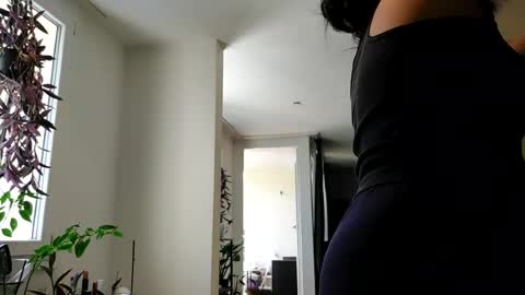 Snapshot of loolaunshaved chatting on 07/20/26, 01:46 loolaunshaved online show from 07/20/26, 01:46