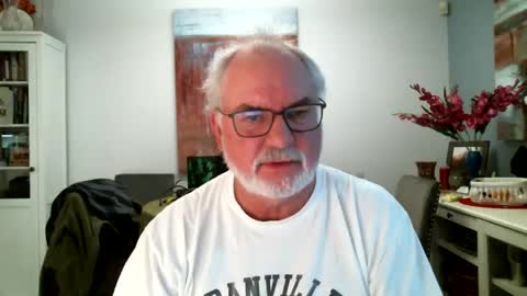 Snapshot of loop102 chatting on 01/24/25, 01:45 loop102 online show from 01/24/25, 01:45