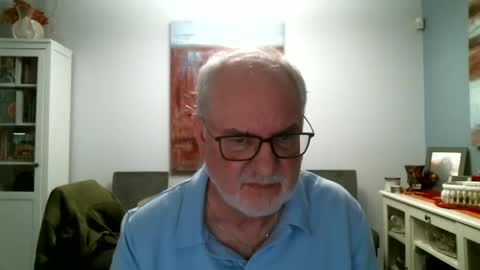 Snapshot of loop102 chatting on 04/17/26, 01:41 loop102 online show from 04/17/26, 01:41