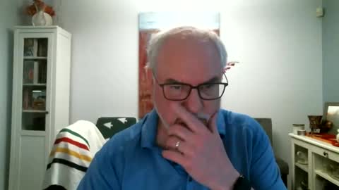 Snapshot of loop102 chatting on 05/10/26, 02:17 loop102 online show from 05/10/26, 02:17