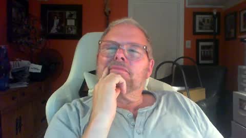 loosegravl online show from 07/19/26, 08:23