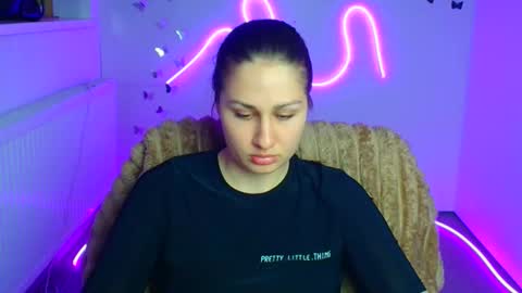 Lora online show from 04/17/26, 06:49