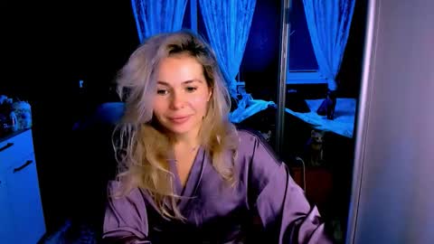 Snapshot of loraboyar chatting on 11/27/25, 02:02 Lora online show from 11/27/25, 02:02