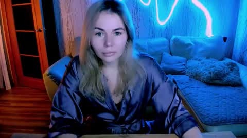 Snapshot of loraboyar chatting on 12/15/25, 03:00 Lora online show from 12/15/25, 03:00