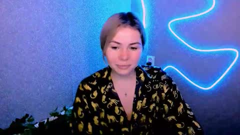 Lora online show from 01/08/26, 02:58