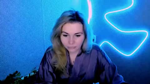 Lora online show from 01/15/26, 03:11