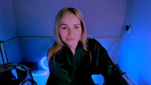 Lora online show from 04/09/26, 02:22