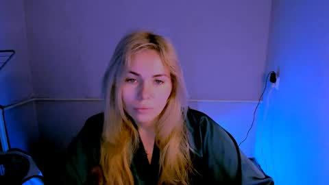 Lora online show from 04/10/26, 02:17