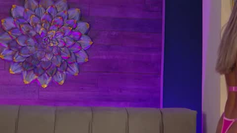 Lora online show from 03/03/26, 09:10