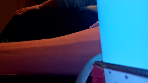 Lora online show from 12/28/24, 08:25