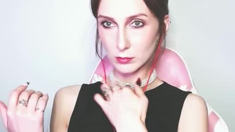 Lora  online show from 04/01/26, 01:39