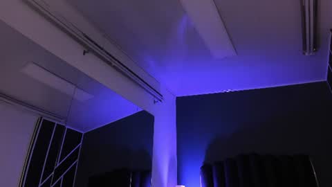 L A U R E L online show from 07/04/26, 05:35