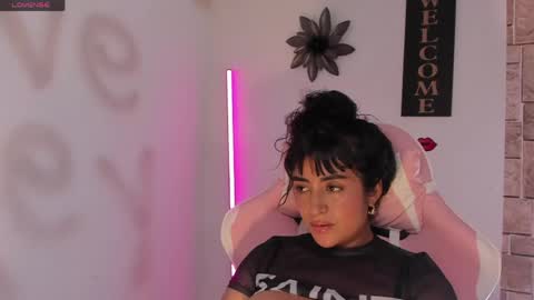 Snapshot of lore_rey chatting on 05/21/26, 02:07 lore_rey online show from 05/21/26, 02:07