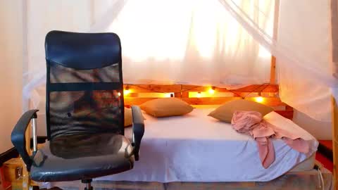 loreanis online show from 02/13/26, 09:33