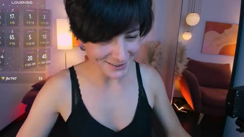 Snapshot of loren_daze chatting on 10/15/25, 02:39 Loren online show from 10/15/25, 02:39