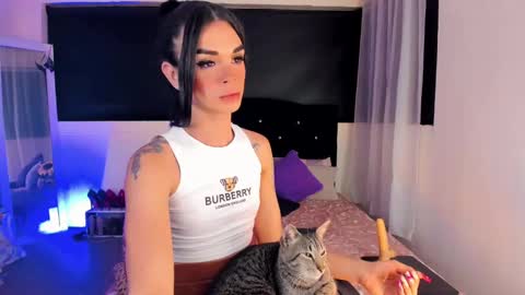 lesly lorena online show from 02/01/25, 09:11