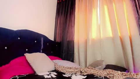 lesly lorena online show from 09/28/25, 08:36