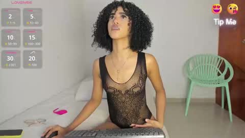 Snapshot of lorena_hawkins chatting on 10/12/25, 03:33 Lorena online show from 10/12/25, 03:33