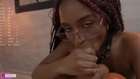 Snapshot of lorena_vieira_ chatting on 03/02/25, 12:31 Lorena Vieira online show from 03/02/25, 12:31