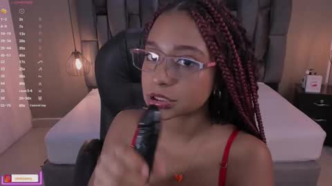 Snapshot of lorena_vieira_ chatting on 03/05/25, 05:08 Lorena Vieira online show from 03/05/25, 05:08