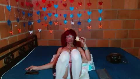 Lorena Capelli online show from 10/10/25, 01:04